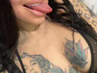 iamjuliabond