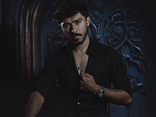 Damon_Frost