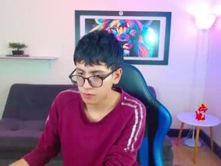 alexcum_18